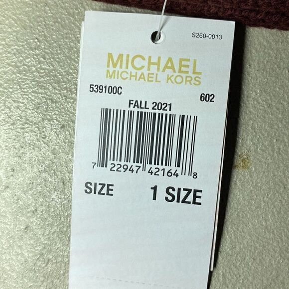 Michael Kors Classic Rib Knit Scarf - Picture 7 of 7